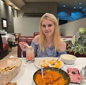 Meet your Posher, Riah